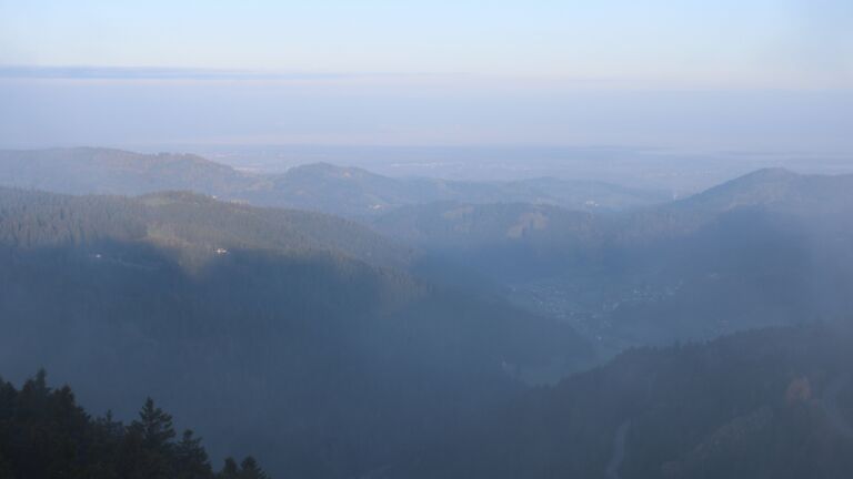 Dieses Bild zeigt eine Webcam-Aufnahme vom Achertal, aufgenommen am Mittwoch, den 15.04.2026 um 07:30 Uhr. Die Temperatur betrug 3.1°C.