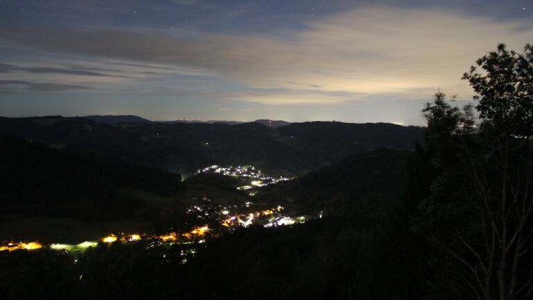 Dieses Bild zeigt eine Webcam-Aufnahme vom Achertal, aufgenommen am Freitag, den 04.09.2026 um 01:30 Uhr. Die Temperatur betrug 18.9°C.