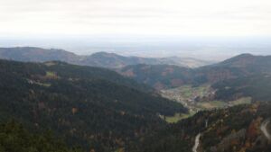 Dieses Bild zeigt eine Webcam-Aufnahme vom Achertal, aufgenommen am Samstag, den 01.11.2025 um 15:20 Uhr. Die Temperatur betrug 11.2°C.