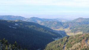 Dieses Bild zeigt eine Webcam-Aufnahme vom Achertal, aufgenommen am Dienstag, den 02.12.2025 um 10:40 Uhr. Die Temperatur betrug 4.7°C.