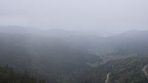 Dieses Bild zeigt eine Webcam-Aufnahme vom Achertal, aufgenommen am Mittwoch, den 06.05.2026 um 13:10 Uhr. Die Temperatur betrug 8.9°C.