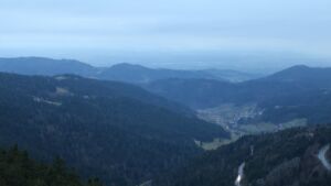 Dieses Bild zeigt eine Webcam-Aufnahme vom Achertal, aufgenommen am Mittwoch, den 10.12.2025 um 16:30 Uhr. Die Temperatur betrug 5.9°C.