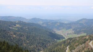 Dieses Bild zeigt eine Webcam-Aufnahme vom Achertal, aufgenommen am Donnerstag, den 16.04.2026 um 13:00 Uhr. Die Temperatur betrug 11.3°C.