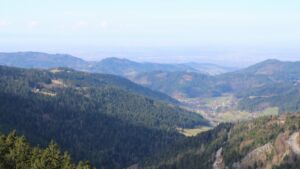 Dieses Bild zeigt eine Webcam-Aufnahme vom Achertal, aufgenommen am Dienstag, den 03.03.2026 um 11:30 Uhr. Die Temperatur betrug 10.9°C.