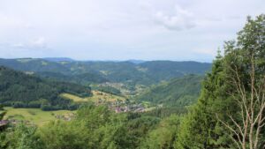 Dieses Bild zeigt eine Webcam-Aufnahme vom Achertal, aufgenommen am Mittwoch, den 10.06.2026 um 10:10 Uhr. Die Temperatur betrug 15.1°C.