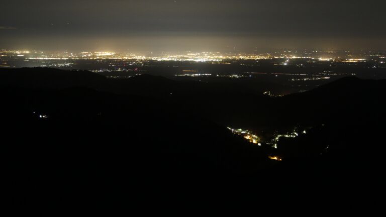Dieses Bild zeigt eine Webcam-Aufnahme vom Achertal, aufgenommen am Mittwoch, den 17.09.2025 um 23:30 Uhr. Die Temperatur betrug 12.1°C.