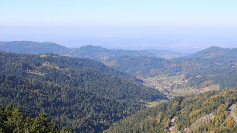 Dieses Bild zeigt eine Webcam-Aufnahme vom Achertal, aufgenommen am Samstag, den 11.10.2025 um 11:30 Uhr. Die Temperatur betrug 9.9°C.