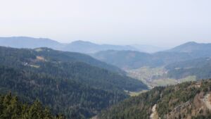 Dieses Bild zeigt eine Webcam-Aufnahme vom Achertal, aufgenommen am Samstag, den 07.03.2026 um 13:10 Uhr. Die Temperatur betrug 14.2°C.