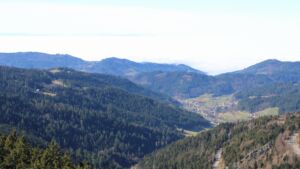 Dieses Bild zeigt eine Webcam-Aufnahme vom Achertal, aufgenommen am Mittwoch, den 25.02.2026 um 13:20 Uhr. Die Temperatur betrug 12.6°C.