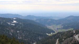 Dieses Bild zeigt eine Webcam-Aufnahme vom Achertal, aufgenommen am Freitag, den 03.04.2026 um 17:10 Uhr. Die Temperatur betrug 6.7°C.