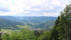 Dieses Bild zeigt eine Webcam-Aufnahme vom Achertal, aufgenommen am Samstag, den 16.05.2026 um 13:20 Uhr. Die Temperatur betrug 7.1°C.