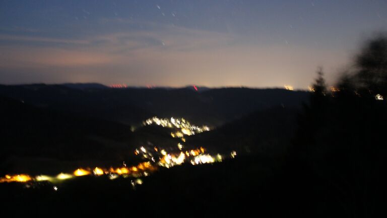 Dieses Bild zeigt eine Webcam-Aufnahme vom Achertal, aufgenommen am Samstag, den 11.07.2026 um 03:50 Uhr. Die Temperatur betrug 21.4°C.
