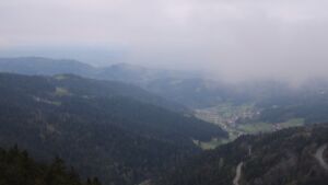 Dieses Bild zeigt eine Webcam-Aufnahme vom Achertal, aufgenommen am Dienstag, den 22.04.2025 um 06:20 Uhr. Die Temperatur betrug 5.2°C.