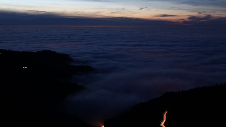 Dieses Bild zeigt eine Webcam-Aufnahme vom Achertal, aufgenommen am Montag, den 22.12.2025 um 17:40 Uhr. Die Temperatur betrug 7.6°C.