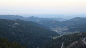 Dieses Bild zeigt eine Webcam-Aufnahme vom Achertal, aufgenommen am Freitag, den 27.02.2026 um 07:30 Uhr. Die Temperatur betrug 10.9°C.