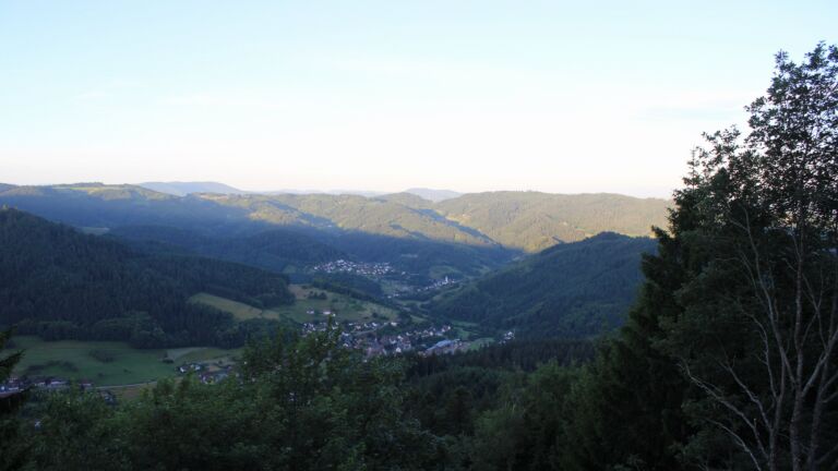Dieses Bild zeigt eine Webcam-Aufnahme vom Achertal, aufgenommen am Sonntag, den 14.06.2026 um 06:10 Uhr. Die Temperatur betrug 11.1°C.