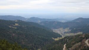 Dieses Bild zeigt eine Webcam-Aufnahme vom Achertal, aufgenommen am Mittwoch, den 10.12.2025 um 10:00 Uhr. Die Temperatur betrug 6.5°C.