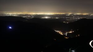 Dieses Bild zeigt eine Webcam-Aufnahme vom Achertal, aufgenommen am Donnerstag, den 18.12.2025 um 06:10 Uhr. Die Temperatur betrug 4.9°C.