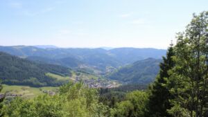 Dieses Bild zeigt eine Webcam-Aufnahme vom Achertal, aufgenommen am Samstag, den 23.05.2026 um 16:40 Uhr. Die Temperatur betrug 31.6°C.