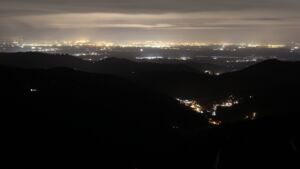 Dieses Bild zeigt eine Webcam-Aufnahme vom Achertal, aufgenommen am Samstag, den 20.12.2025 um 06:20 Uhr. Die Temperatur betrug 5.1°C.