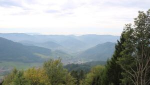 Dieses Bild zeigt eine Webcam-Aufnahme vom Achertal, aufgenommen am Dienstag, den 20.10.2026 um 13:50 Uhr. Die Temperatur betrug 12.7°C.
