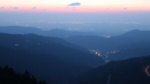 Dieses Bild zeigt eine Webcam-Aufnahme vom Achertal, aufgenommen am Mittwoch, den 18.03.2026 um 19:20 Uhr. Die Temperatur betrug 4°C.