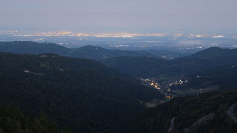 Dieses Bild zeigt eine Webcam-Aufnahme vom Achertal, aufgenommen am Freitag, den 03.10.2025 um 06:50 Uhr. Die Temperatur betrug 4°C.