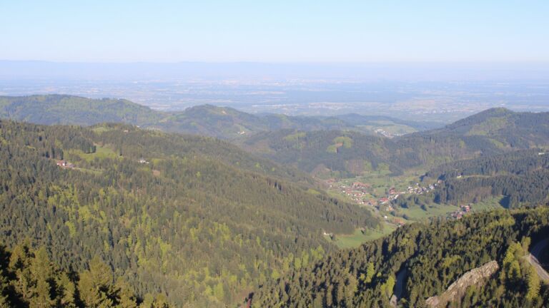 Dieses Bild zeigt eine Webcam-Aufnahme vom Achertal, aufgenommen am Samstag, den 25.04.2026 um 08:10 Uhr. Die Temperatur betrug 14.4°C.