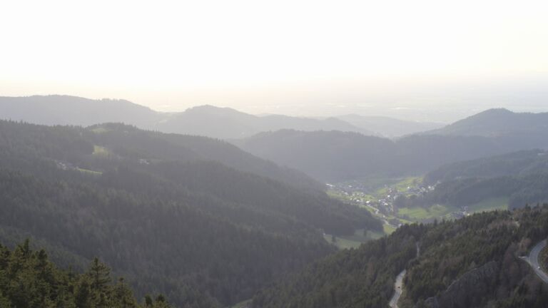 Dieses Bild zeigt eine Webcam-Aufnahme vom Achertal, aufgenommen am Montag, den 06.04.2026 um 18:50 Uhr. Die Temperatur betrug 11.2°C.