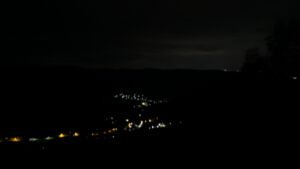 Dieses Bild zeigt eine Webcam-Aufnahme vom Achertal, aufgenommen am Montag, den 27.07.2026 um 03:30 Uhr. Die Temperatur betrug 17.6°C.