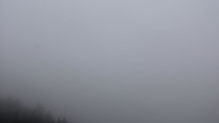 Dieses Bild zeigt eine Webcam-Aufnahme vom Achertal, aufgenommen am Montag, den 27.10.2025 um 11:30 Uhr. Die Temperatur betrug 2.6°C.