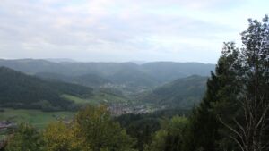 Dieses Bild zeigt eine Webcam-Aufnahme vom Achertal, aufgenommen am Montag, den 26.10.2026 um 08:10 Uhr. Die Temperatur betrug 5.2°C.