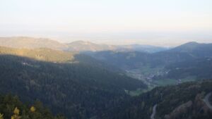 Dieses Bild zeigt eine Webcam-Aufnahme vom Achertal, aufgenommen am Freitag, den 17.04.2026 um 07:10 Uhr. Die Temperatur betrug 10.8°C.