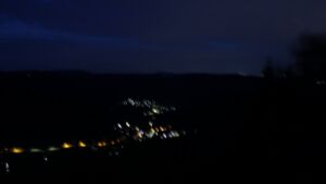 Dieses Bild zeigt eine Webcam-Aufnahme vom Achertal, aufgenommen am Montag, den 24.08.2026 um 05:30 Uhr. Die Temperatur betrug 12.7°C.