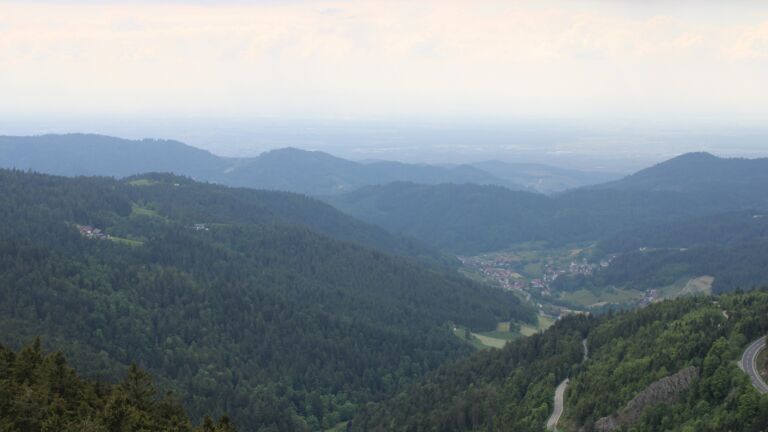 Dieses Bild zeigt eine Webcam-Aufnahme vom Achertal, aufgenommen am Samstag, den 17.05.2025 um 16:00 Uhr. Die Temperatur betrug 10.1°C.