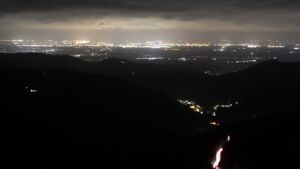 Dieses Bild zeigt eine Webcam-Aufnahme vom Achertal, aufgenommen am Dienstag, den 16.09.2025 um 05:00 Uhr. Die Temperatur betrug 8.1°C.