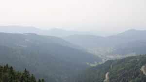 Dieses Bild zeigt eine Webcam-Aufnahme vom Achertal, aufgenommen am Samstag, den 14.06.2025 um 16:50 Uhr. Die Temperatur betrug 24.8°C.