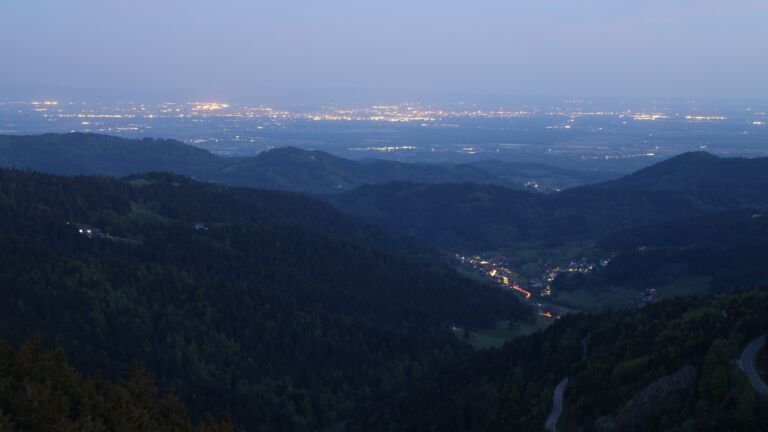 Dieses Bild zeigt eine Webcam-Aufnahme vom Achertal, aufgenommen am Mittwoch, den 29.04.2026 um 05:30 Uhr. Die Temperatur betrug 6.2°C.