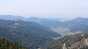 Dieses Bild zeigt eine Webcam-Aufnahme vom Achertal, aufgenommen am Dienstag, den 24.03.2026 um 12:20 Uhr. Die Temperatur betrug 9.6°C.