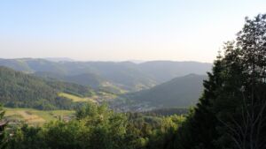 Dieses Bild zeigt eine Webcam-Aufnahme vom Achertal, aufgenommen am Mittwoch, den 27.05.2026 um 20:00 Uhr. Die Temperatur betrug 25.4°C.
