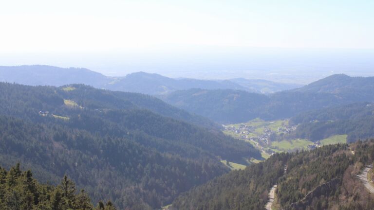 Dieses Bild zeigt eine Webcam-Aufnahme vom Achertal, aufgenommen am Mittwoch, den 08.04.2026 um 17:00 Uhr. Die Temperatur betrug 17.5°C.