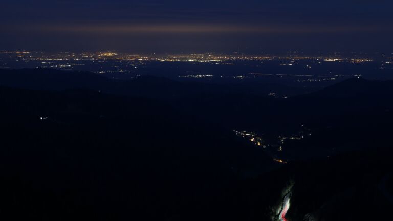 Dieses Bild zeigt eine Webcam-Aufnahme vom Achertal, aufgenommen am Donnerstag, den 16.04.2026 um 05:40 Uhr. Die Temperatur betrug 6.6°C.