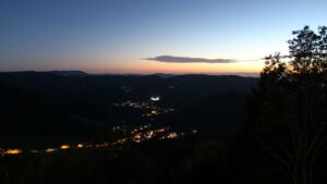 Dieses Bild zeigt eine Webcam-Aufnahme vom Achertal, aufgenommen am Freitag, den 25.09.2026 um 20:10 Uhr. Die Temperatur betrug 17.7°C.