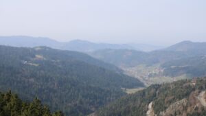 Dieses Bild zeigt eine Webcam-Aufnahme vom Achertal, aufgenommen am Montag, den 09.03.2026 um 12:00 Uhr. Die Temperatur betrug 11.8°C.