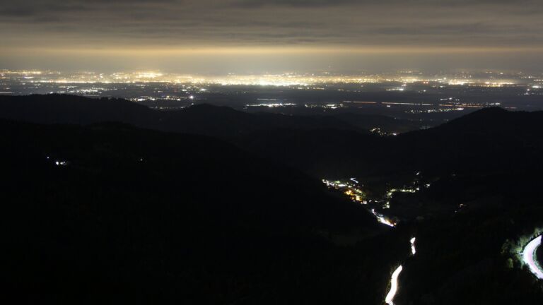 Dieses Bild zeigt eine Webcam-Aufnahme vom Achertal, aufgenommen am Dienstag, den 14.10.2025 um 06:00 Uhr. Die Temperatur betrug 6.2°C.