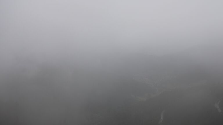 Dieses Bild zeigt eine Webcam-Aufnahme vom Achertal, aufgenommen am Mittwoch, den 28.05.2025 um 10:00 Uhr. Die Temperatur betrug 8.5°C.