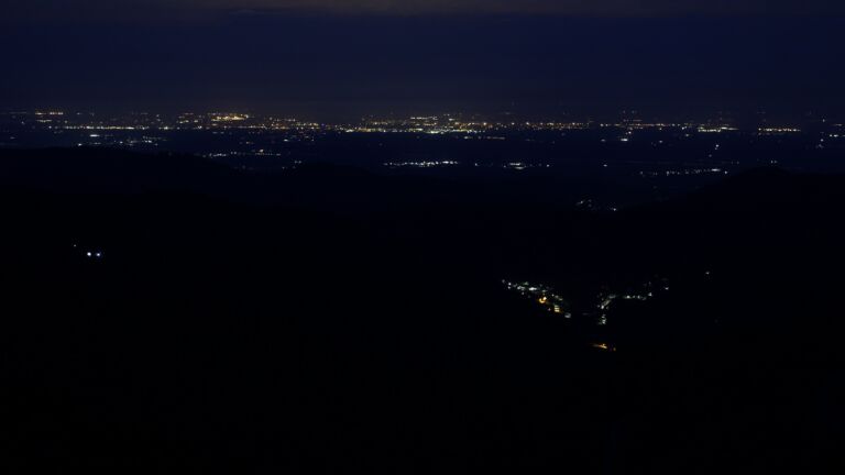 Dieses Bild zeigt eine Webcam-Aufnahme vom Achertal, aufgenommen am Sonntag, den 19.04.2026 um 05:30 Uhr. Die Temperatur betrug 10.2°C.