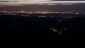 Dieses Bild zeigt eine Webcam-Aufnahme vom Achertal, aufgenommen am Donnerstag, den 02.04.2026 um 21:00 Uhr. Die Temperatur betrug 5.2°C.