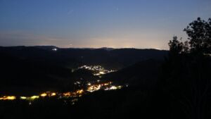 Dieses Bild zeigt eine Webcam-Aufnahme vom Achertal, aufgenommen am Sonntag, den 13.09.2026 um 05:50 Uhr. Die Temperatur betrug 15.4°C.