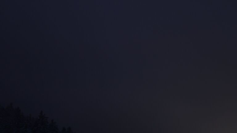 Dieses Bild zeigt eine Webcam-Aufnahme vom Achertal, aufgenommen am Dienstag, den 25.11.2025 um 17:40 Uhr. Die Temperatur betrug -0.6°C.